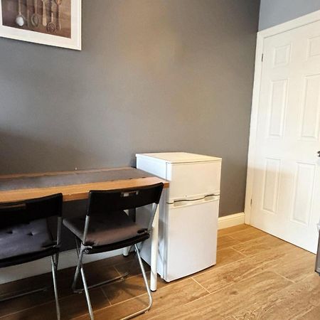 Shirley Apartments, Cozy Studio, Self Check In, 10 Min Drive To City Centre, Walking To Redbridge Train Station Саутгемптон Екстер'єр фото