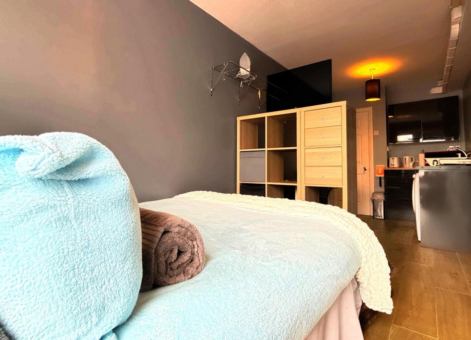 Shirley Apartments, Cozy Studio, Self Check In, 10 Min Drive To City Centre, Walking To Redbridge Train Station Саутгемптон Екстер'єр фото