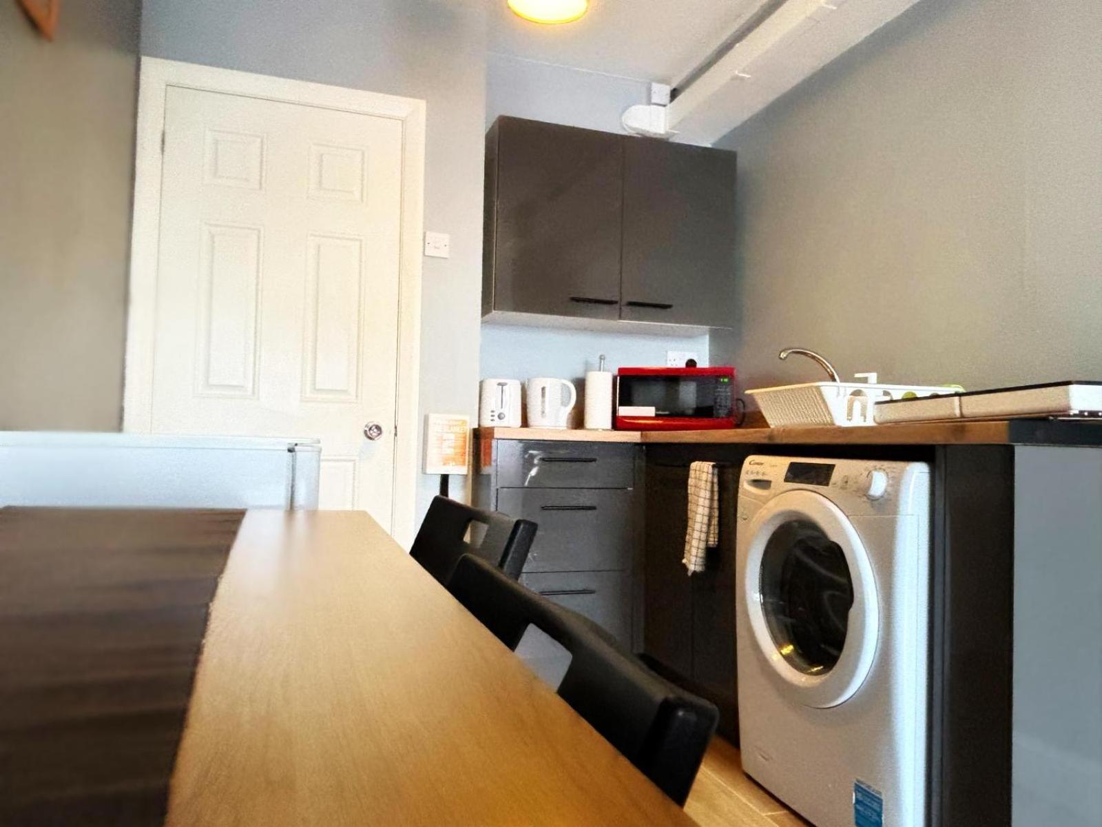 Shirley Apartments, Cozy Studio, Self Check In, 10 Min Drive To City Centre, Walking To Redbridge Train Station Саутгемптон Екстер'єр фото